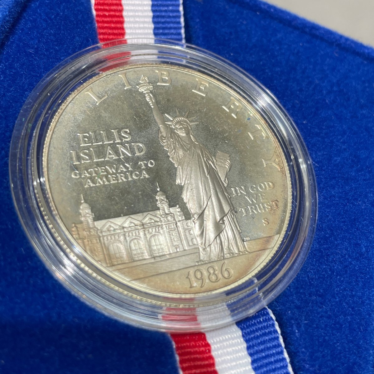 自由の女神記念1ドル銀貨 1986年