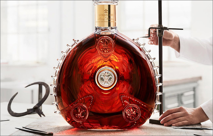 本物ルイ13世コニャック 丸型ボトル 深い赤色 本物ルイ13世
