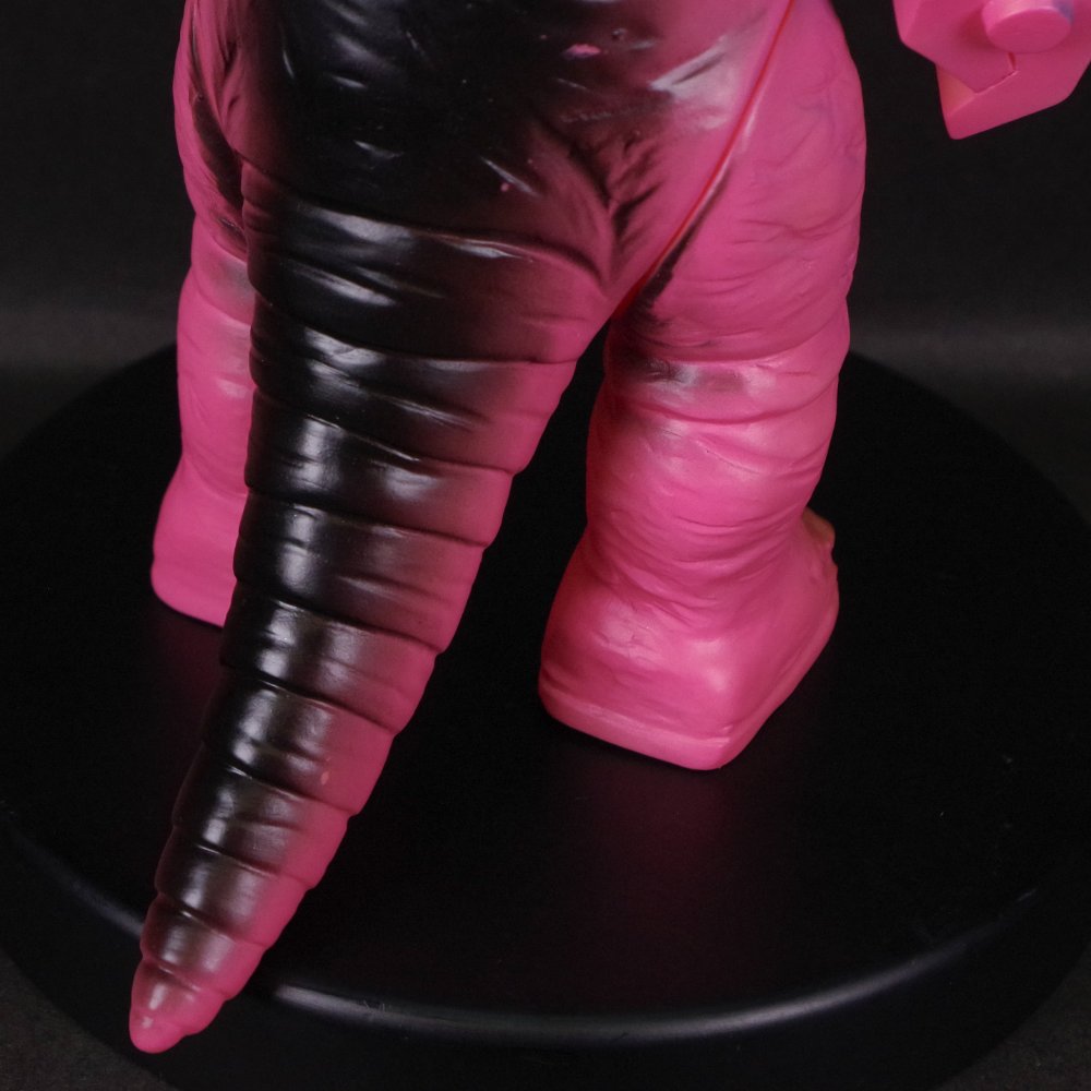 ブルマァク ジャミラ ピンク スタンダードソフビ 墓場の画廊