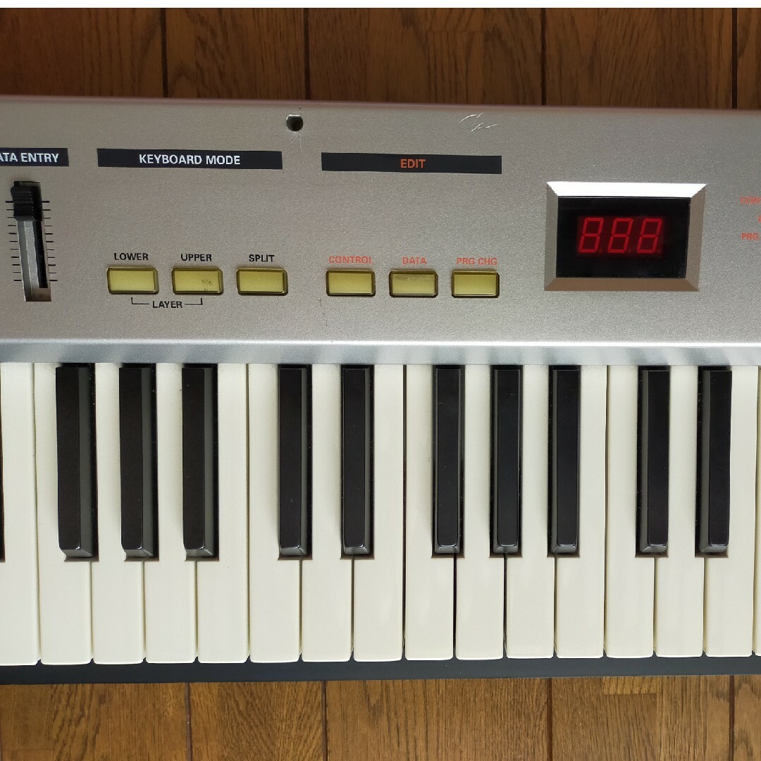 Roland A-37 MIDIキーボードコントローラー Roland A-37 MIDI Keyboard