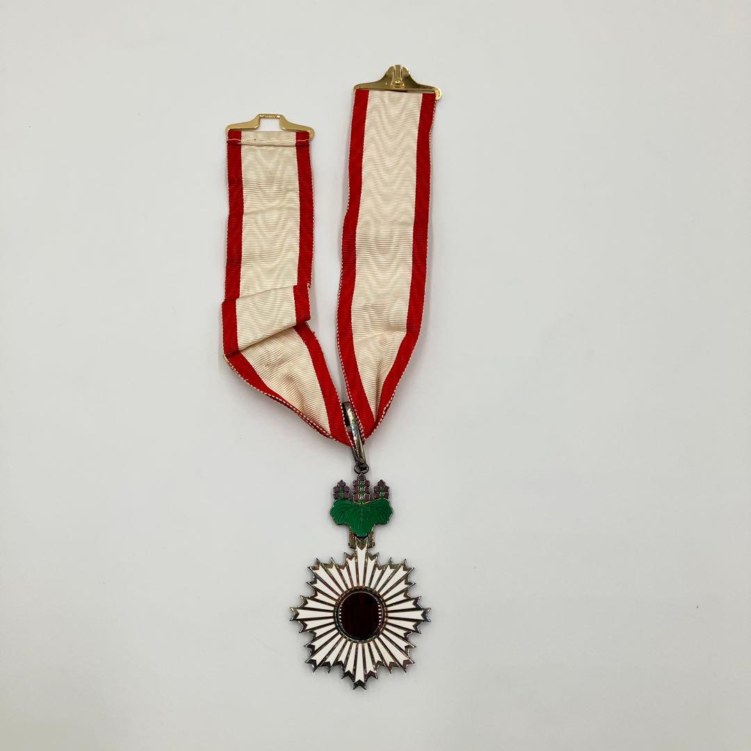 勲三等旭日中綬章？　 本体のみ　＊説明必読要 勲三等旭日中綬章？ 本体のみ ＊説明必読要