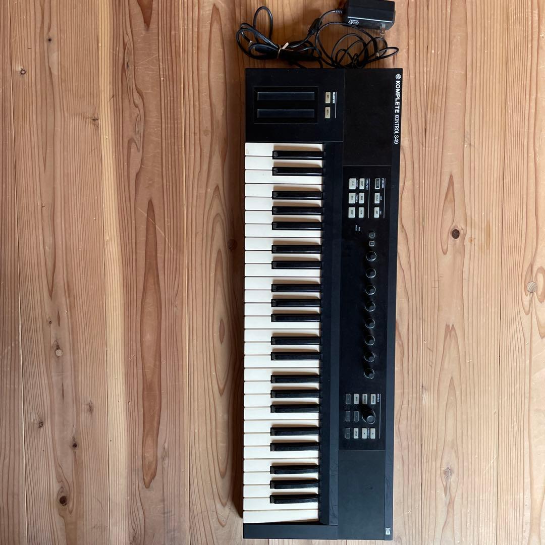 KOMPLETE KONTROL S49 MK1 MIDIキーボード mdoyp3ttgfxsfzuxce9x.jpg