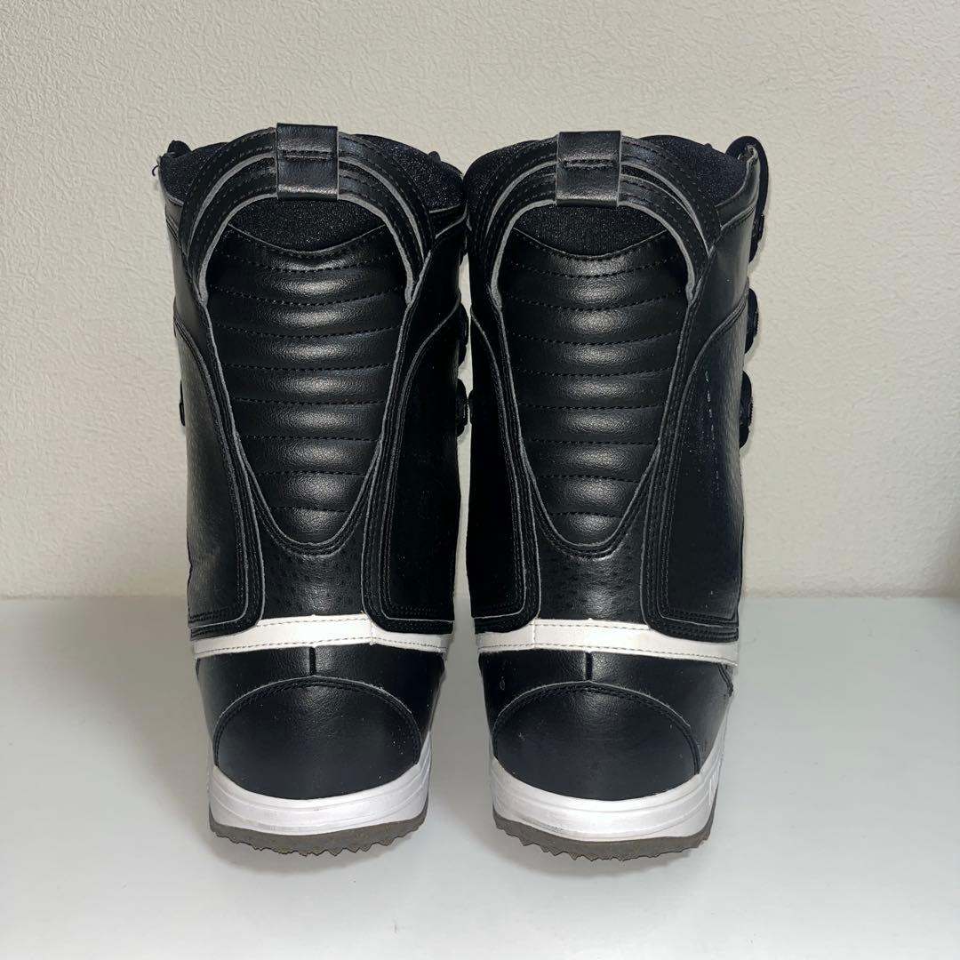 nike ナイキ　スノボーブーツ